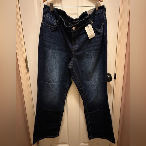 Maurice’s Woman’s Jeans Sz. 22W Short Mid Rise Slim Boot Denim Flex NWT - Picture 1 of 13